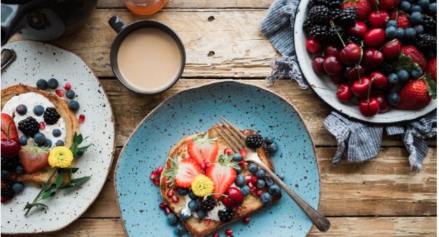 Healthy breakfast and fruit
